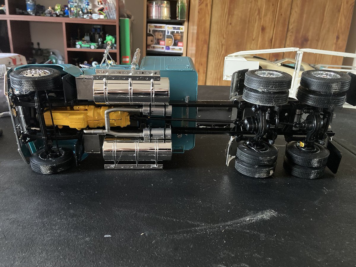 Hobbylinc's tweet image. 🚚 Trucker Showcase Alert! 🚚

Come check out our customers phenomenal builds of this classic heavy hauler, showcasing the AMT 1/25 Scale Ford LTL 900 Tractor.  👇

hobbylinc.com/cgi-bin/member…

#hobbylinc #AMTModels #fordltl #bigrigs #plasticmodel #plasticmodelkit #plasticmodeltruck