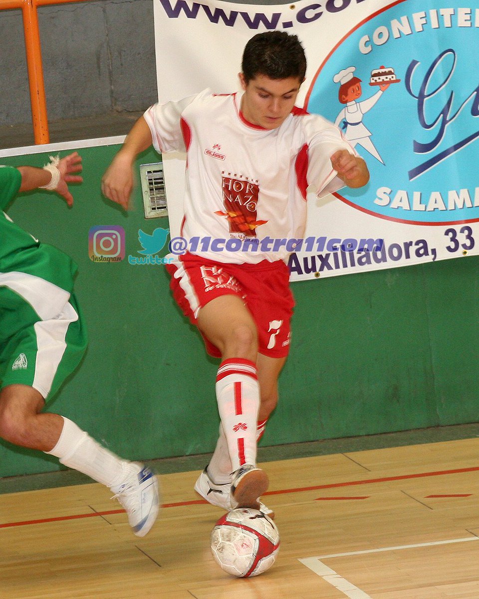 #aquellos11contra11
🧐 DANI MARTÍN Martín, con 17 años, jugador del ⚽️ Hornazo de Salamanca #NacionalB #fútbolsala 
🏟️ La Alamedilla 
📆 8 de diciembre 2005

#futsal #salamanca #recuerdos #aquellosmaravillososaños #foto