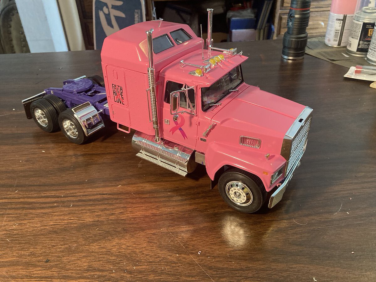 Hobbylinc's tweet image. 🚚 Trucker Showcase Alert! 🚚

Come check out our customers phenomenal builds of this classic heavy hauler, showcasing the AMT 1/25 Scale Ford LTL 900 Tractor.  👇

hobbylinc.com/cgi-bin/member…

#hobbylinc #AMTModels #fordltl #bigrigs #plasticmodel #plasticmodelkit #plasticmodeltruck
