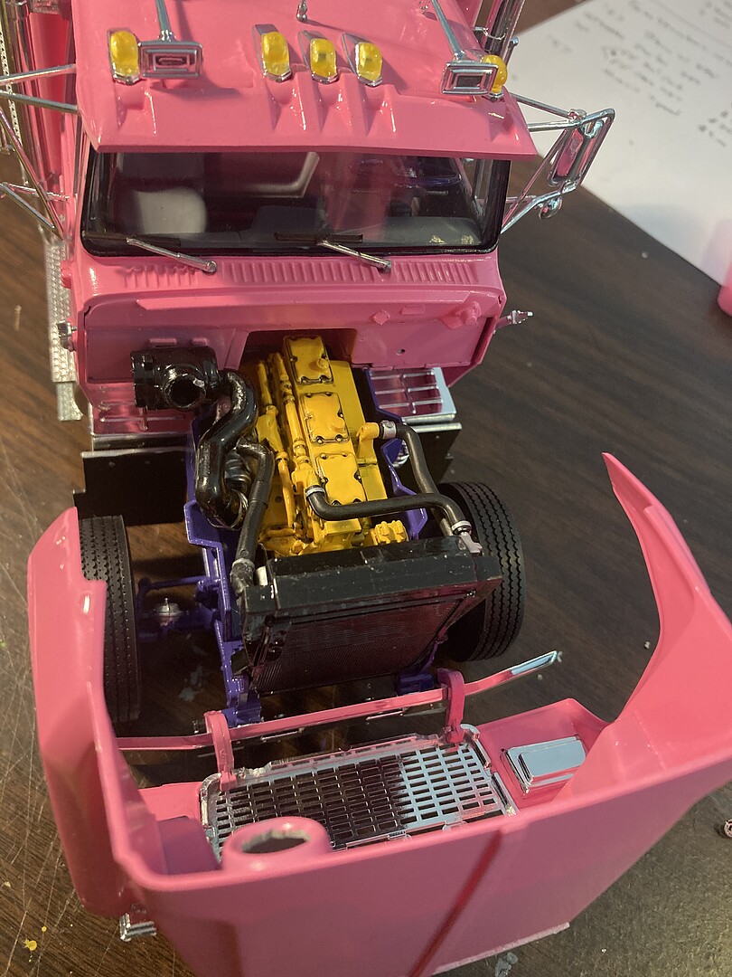 Hobbylinc's tweet image. 🚚 Trucker Showcase Alert! 🚚

Come check out our customers phenomenal builds of this classic heavy hauler, showcasing the AMT 1/25 Scale Ford LTL 900 Tractor.  👇

hobbylinc.com/cgi-bin/member…

#hobbylinc #AMTModels #fordltl #bigrigs #plasticmodel #plasticmodelkit #plasticmodeltruck