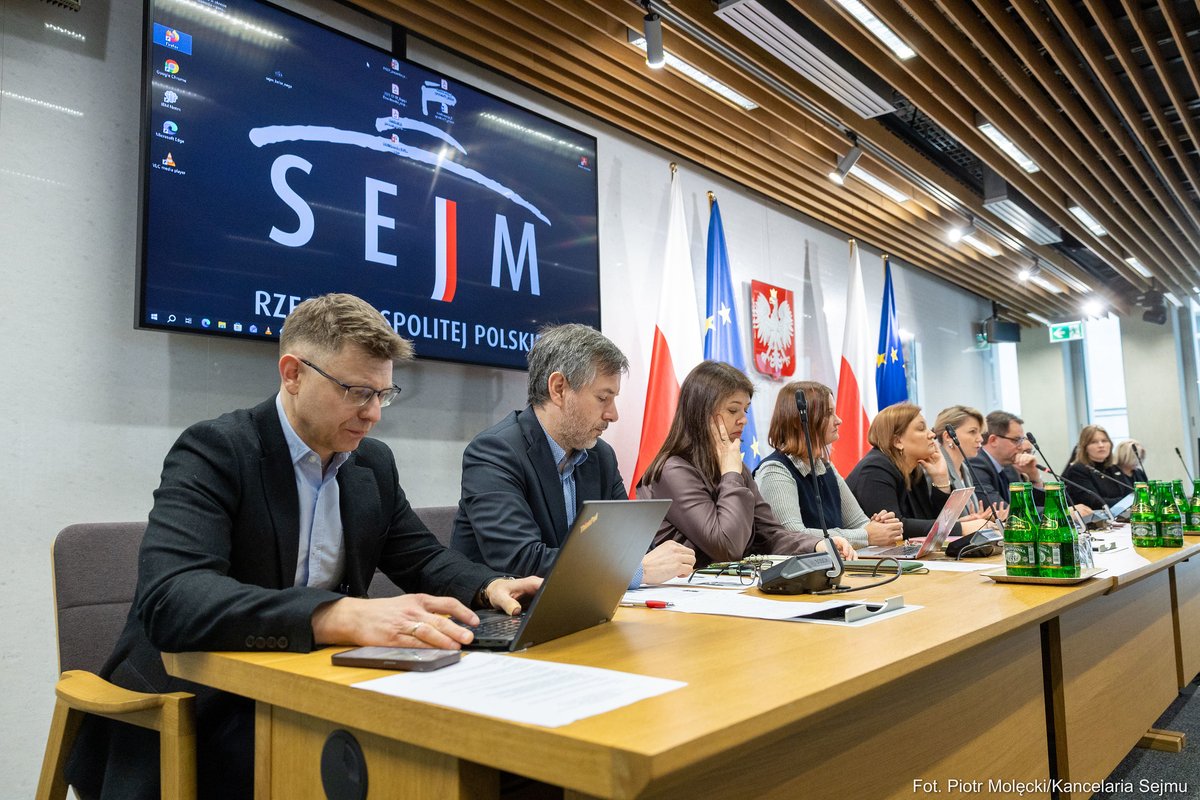 Krzysztof Dobies tweet media