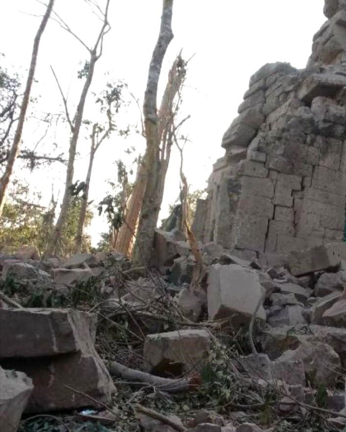 SowannaYun's tweet image. It is truly heartbreaking when we see the precious heritage of ancient Hindu Khmer temple is destroyed by Thailand. This sacred heritage belong to all humanity. Thailand think that it is not belong to them. I reached temple a year ago. Visit my video. youtube.com/watch?v=PTDZra…