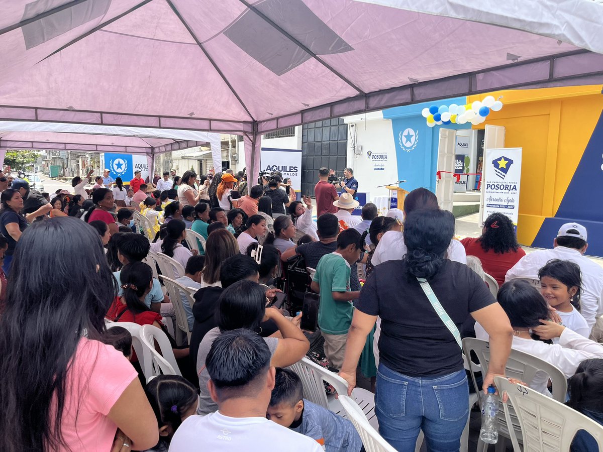 PedritoExtranja's tweet image. Hoy llevamos canastas navideñas a personas con discapacidad y mujeres con niños víctimas de abusos a El Morro y Posorja. Llevamos brigadas médicas, odontólogos, medicinas.
Hicimos escucha activa.
La Comuna de Barrios sigue creciendo con trabajo real en territorio.