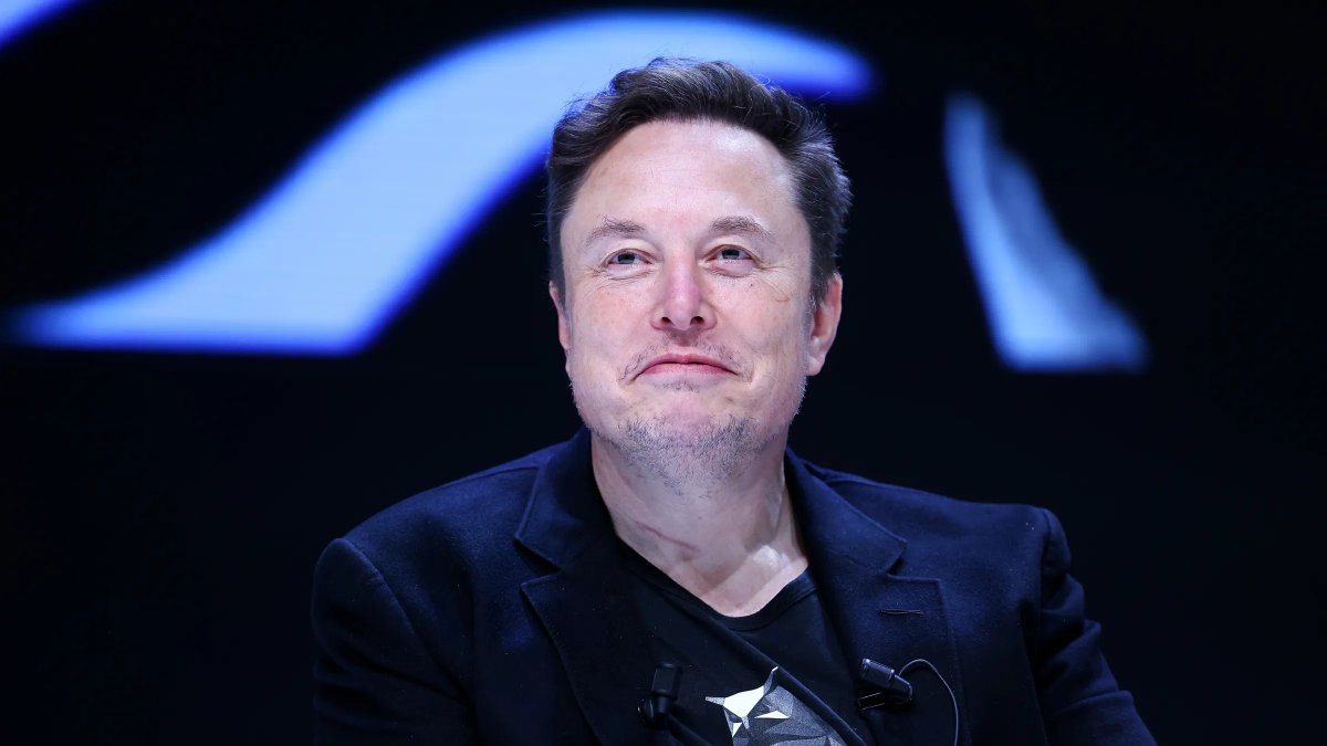BREAKING: Elon Musk's SpaceX is reportedly preparing for an IPO in 2026 that would raise $30 billion and value the company at $1.5 trillion.

This would make SpaceX the largest IPO in history.