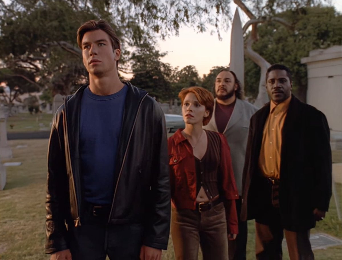 📺 𝐄𝐩𝐢𝐬𝐨𝐝𝐞 𝟑𝐱𝟎𝟓 - 𝐓𝐡𝐞 𝐆𝐮𝐚𝐫𝐝𝐢𝐚𝐧

Quinn is forced to relive painful childhood memories when he meets his teenage double. He decides to help him face his bullies.

#sliders #sliderstv #bringbacksliders #rewatch