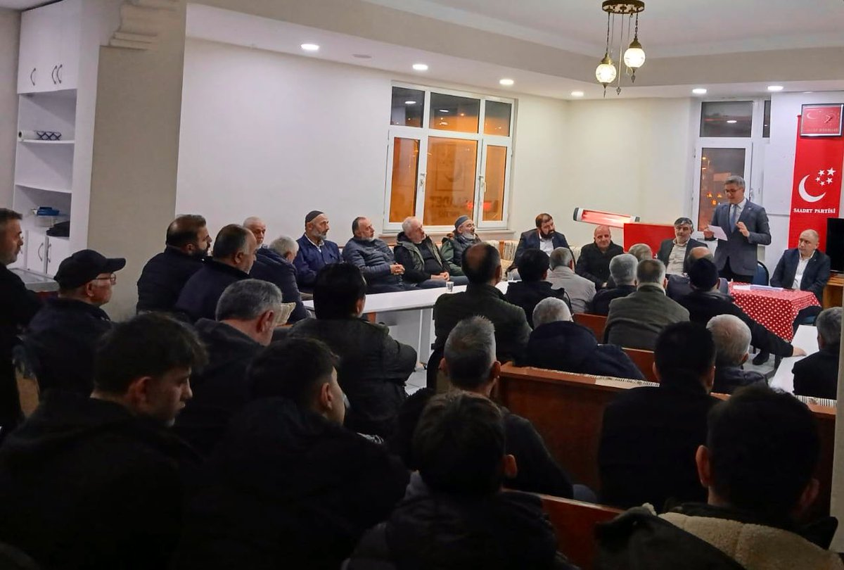 ismailacar34's tweet image. “100 Mahallede 100 Divan” programı kapsamında Ümraniye İnkılap Mahallemizin Divan Toplantısına katıldık.

Teşkilat mensuplarımızla, genç kardeşlerimizle sohbet ettik. 

Yaşanabilir bir İSTANBUL, Yaşanabilir bir TÜRKİYE için Hep birlikte başaracağız.

#İnanç
#Azim
#Karalılıkla