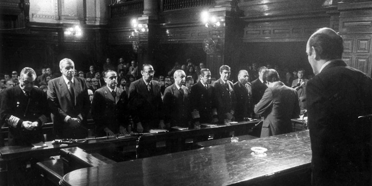 hernanrossi_ok's tweet photo. Hoy podemos decir Nunca Más gracias a una gran decisión de un presidente comprometido con la Memoria, Verdad y Justicia, como lo fue Raúl Alfonsín, sumado al coraje del fiscal Strassera, los testigos y gran parte de la ciudadanía. https://t.co/tVr9SAC6U6