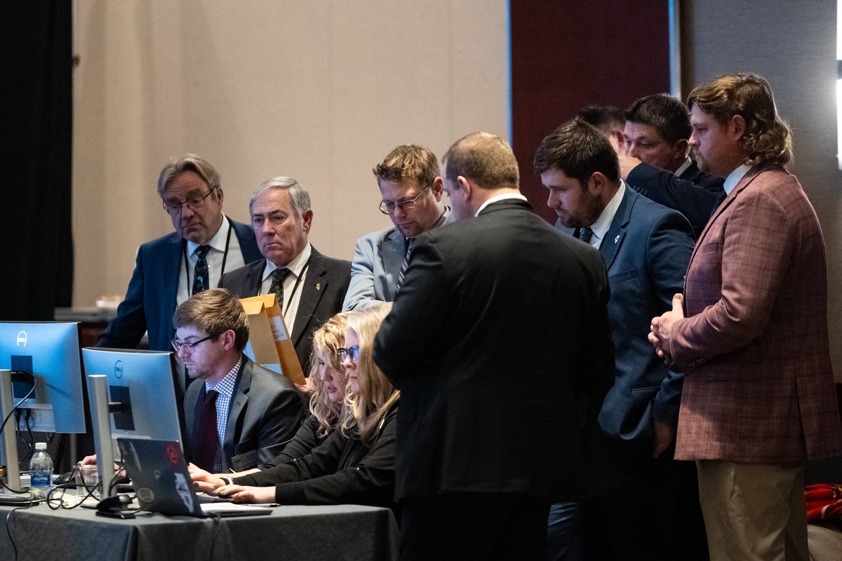 All the behind-the-scenes on the big shakeup at <a href="/ILFarmBureau/">Illinois Farm Bureau</a>:

farmprogress.com/farm-business/…