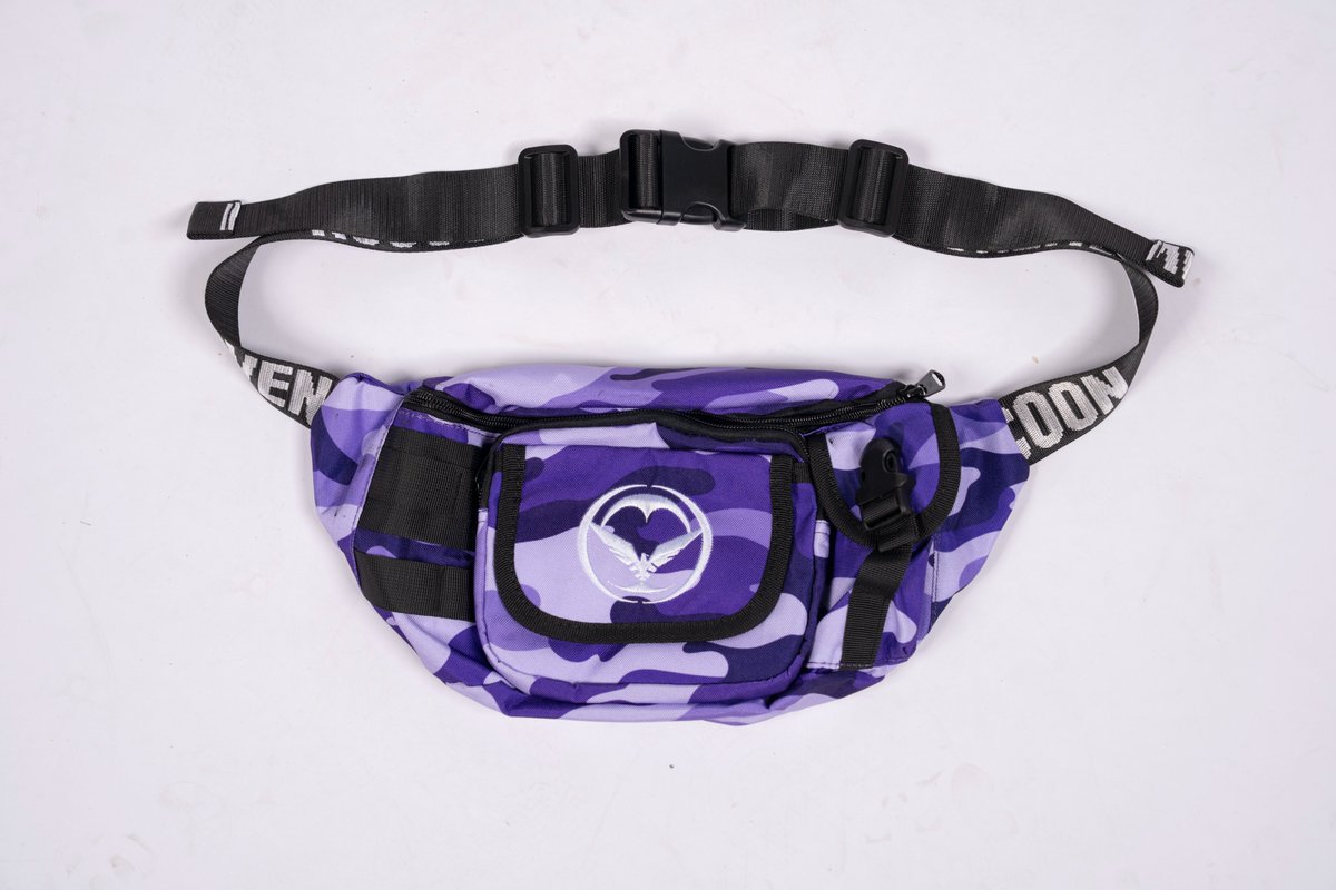 RAVENSCOON's tweet image. BAG v2 IS ON THE WAY !!!!!

* woven straps instead of screen printed
* 2 color options (black or purple camo)
* hidden pockets
* embroidered patch instead of velcro
* hand sewn custom design
* lavender water resistant inside liner