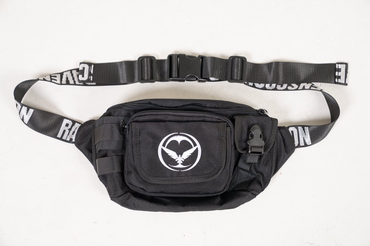 RAVENSCOON's tweet image. BAG v2 IS ON THE WAY !!!!!

* woven straps instead of screen printed
* 2 color options (black or purple camo)
* hidden pockets
* embroidered patch instead of velcro
* hand sewn custom design
* lavender water resistant inside liner
