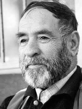 Erzurum’un önemli değerlerinden Aşık Reyhani üstadı vefat yıl dönümünde rahmetle, duayla anıyorum.
#erzurum