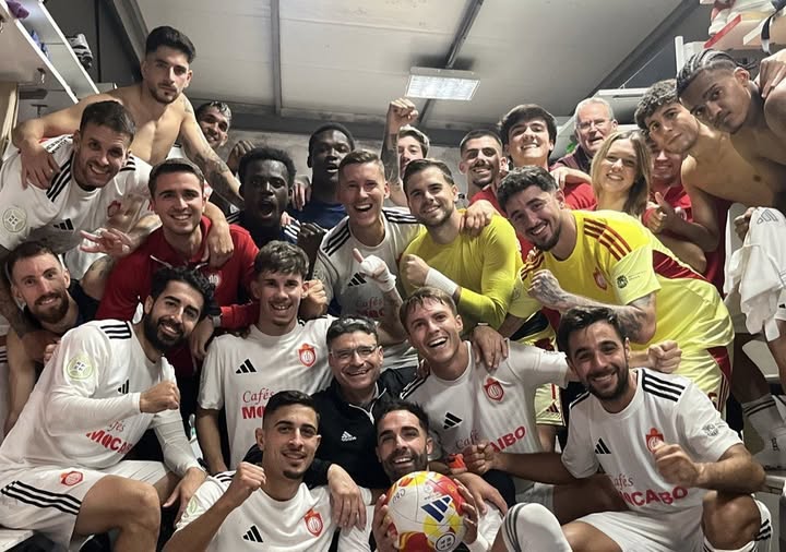 💥⚽🅕🅤🅣🅑🅞🅛💥
⚽ 𝙑𝙞𝙘𝙩𝙤𝙧𝙞𝙖 𝙫𝙞𝙩𝙖𝙡 𝙙𝙚𝙡 𝘾𝘿 𝙐𝙩𝙧𝙚𝙧𝙖 𝙥𝙤𝙧 2-1 𝙖𝙣𝙩𝙚 𝙚𝙡 𝙋𝙤𝙯𝙤𝙗𝙡𝙖𝙣𝙘𝙤👇 elsilbatodigital.es/?p=22716