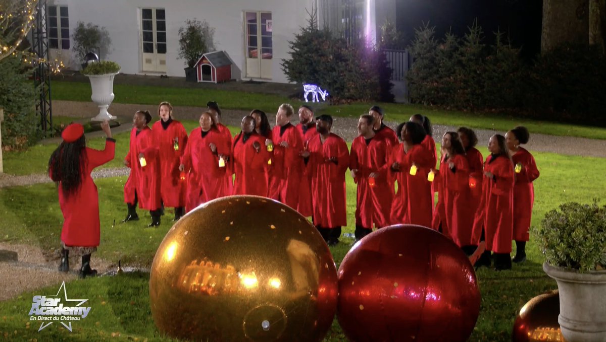 StarAcGang's tweet photo. Une chorale de Noël ce soir dans la case du calendrier ! 
#StarAcademy #StarAcademyLeLive #StarAcademyLive https://t.co/EmsinY6e0b