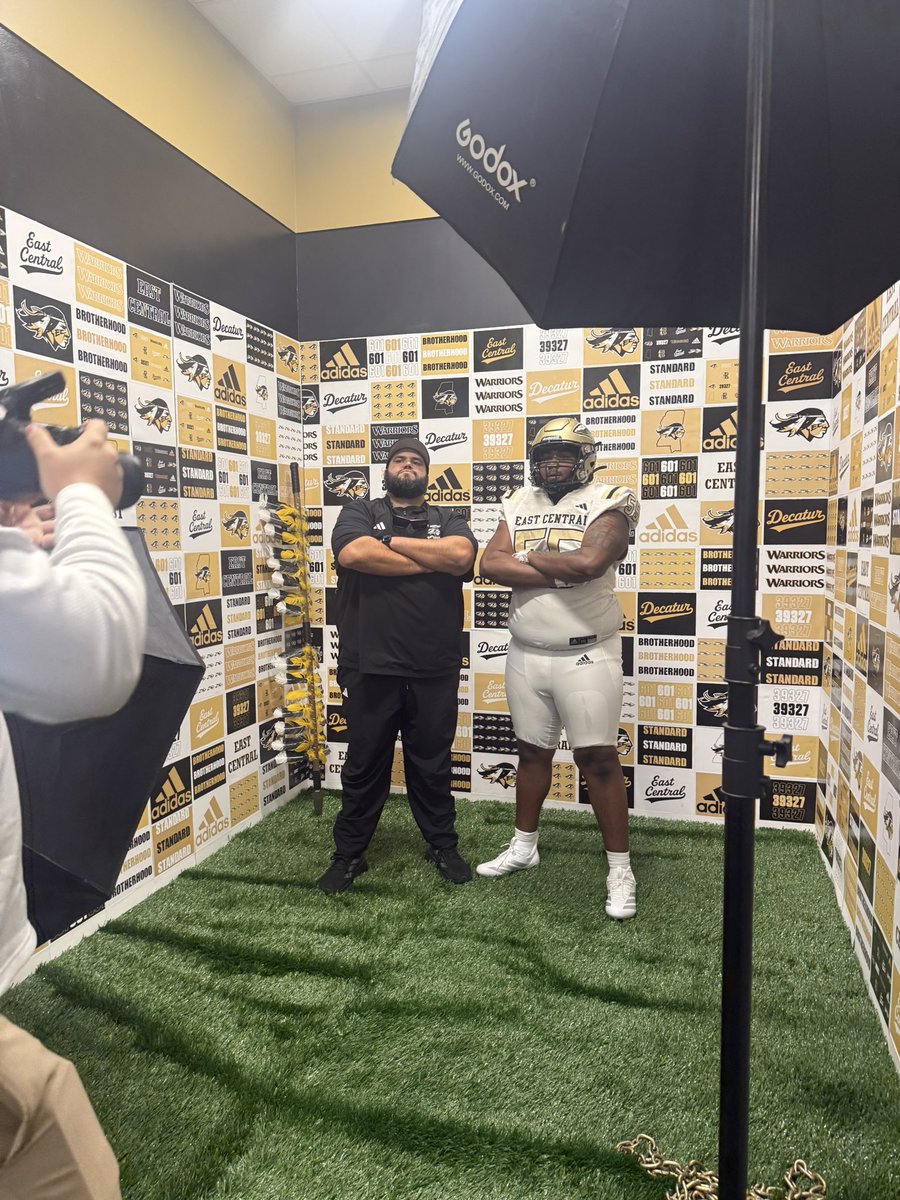 Had a great visit today at East Central appreciate you for inviting me out <a href="/Coach_Luther/">Coach Ben Luther 🏈🥞‼️</a>  <a href="/CoachJ1906/">Marcus Jamison</a> <a href="/JenorrisH/">Coach Jenorris Hibbler</a> <a href="/JamesBakwards2/">Coach Semaj Williams, M.A.A.</a>  <a href="/Bmayfield17/">Coach Mayfield</a> <a href="/_CoachJohnsonJr/">COACH T</a>