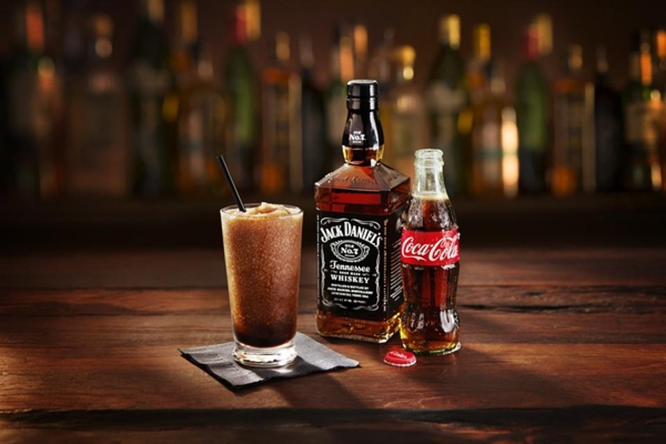 LoringL60867's tweet photo. #HolidayCheer 
What's your favorite go to drink for the holidays?
Here's mine.😋 https://t.co/p4BHIW2qBz