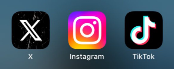 itsD3lay's tweet image. 3 redes sociales 3 personalidades diferentes