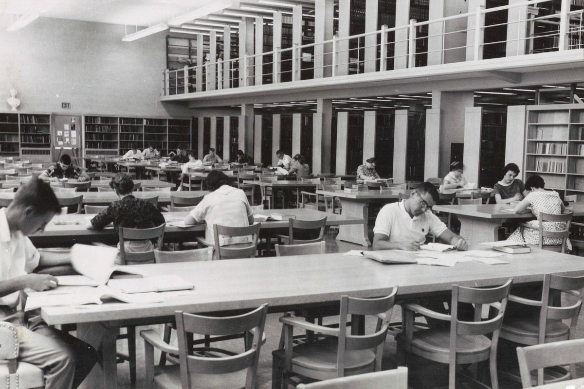 northcentralcol's tweet image. #Finalsweek then vs. now 📖

Best of luck to Cardinals as they wrap up the fall semester!