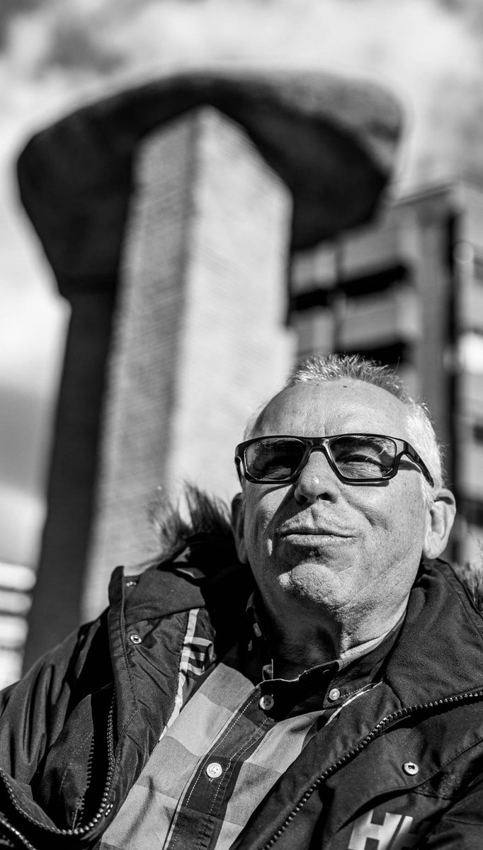 Con Roberto Palomar en <a href="/JotDownSport/">Jot Down Sport</a> que, tras 38 años, ya no escribe en <a href="/marca/">MARCA</a> 

Se ha ido a vivir a un pueblo de Cuenca y da fuerza escucharle: 

"Mi misión ahora es que mi mujer siga viva y aguante lo mejor posible"

sport.jotdown.es/2025/12/09/rob…