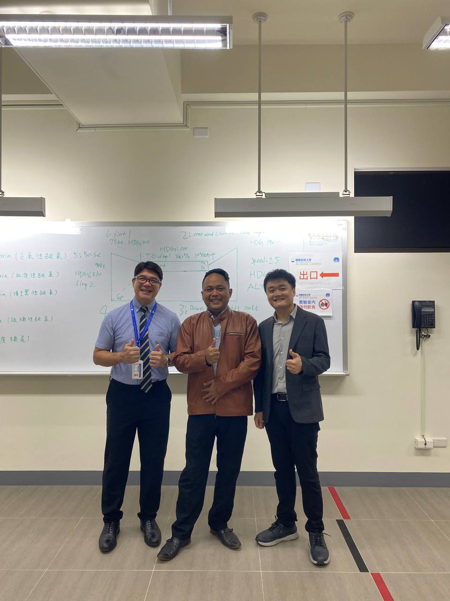 Tidak hanya lomba, koneksi publikasi membawa saya dan <a href="/ittstangsel/">ittstangsel</a> bertemu kampus2 di taiwan untuk tindak lanjut mou dan kolaborasi. Matching kurikulum, magang industri dan double degree , alhamdulillah. Ini di Chaoyang University of Technology <a href="/onnowpurbo/">Onno W. Purbo</a>