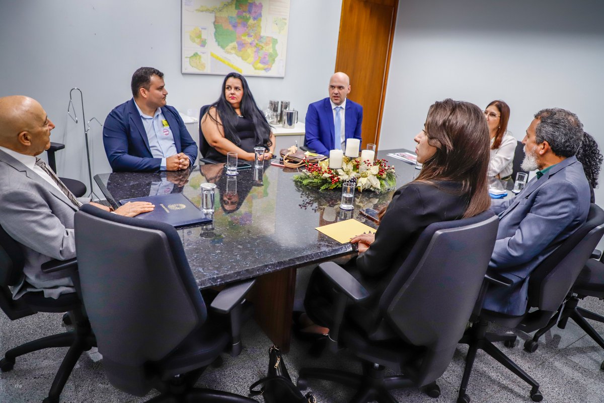 IFRO lança Projeto Plena Visão e leva atendimento oftalmológico gratuito para milhares de rondonienses. Uma ação conjunta entre parlamentares e IFRO vai garantir, a partir desta quinta (11), atendimento oftalmológico completo  para quem mais precisa.  
senadorconfucio.com.br/ifro-lanca-pro…