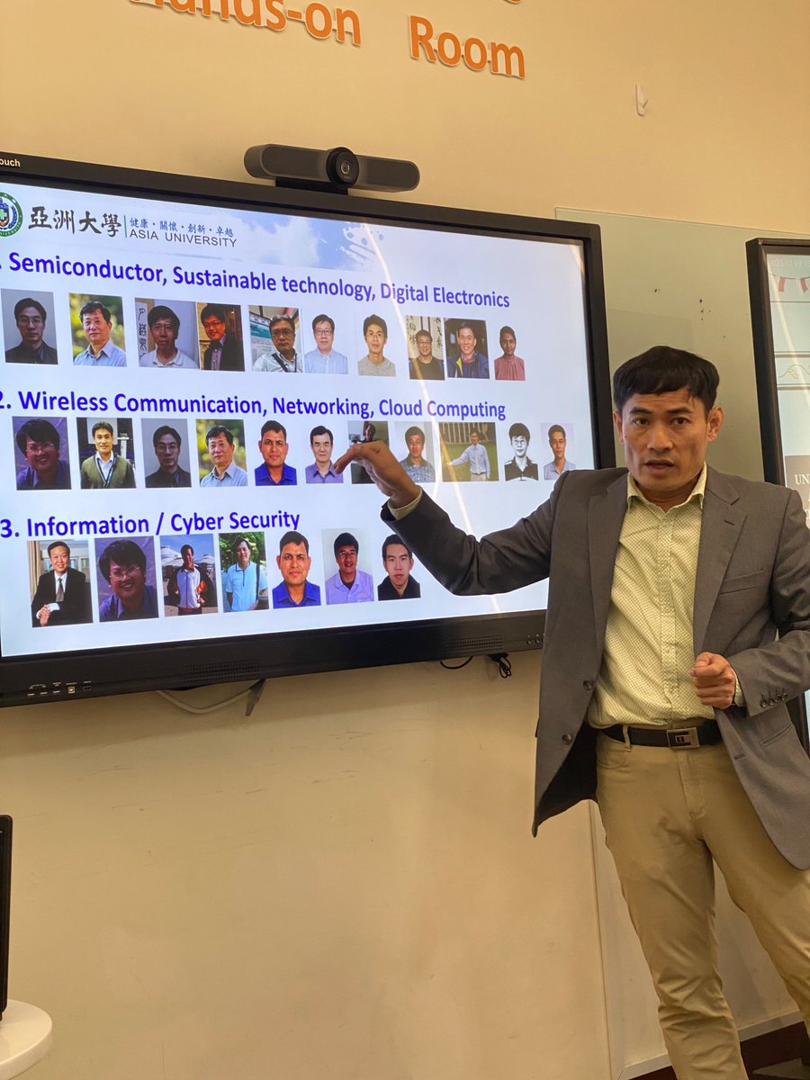 Perusahaan Semikonduktor terbesar taiwan tsmc perlu banyak RnD, kenalan saya di <a href="/Asia_University/">AsiaUniversity</a> menawarkan ke <a href="/ittstangsel/">ittstangsel</a> kolaborasi. Profesor ching ngajak kita. Otw kita TL ya

<a href="/onnowpurbo/">Onno W. Purbo</a>