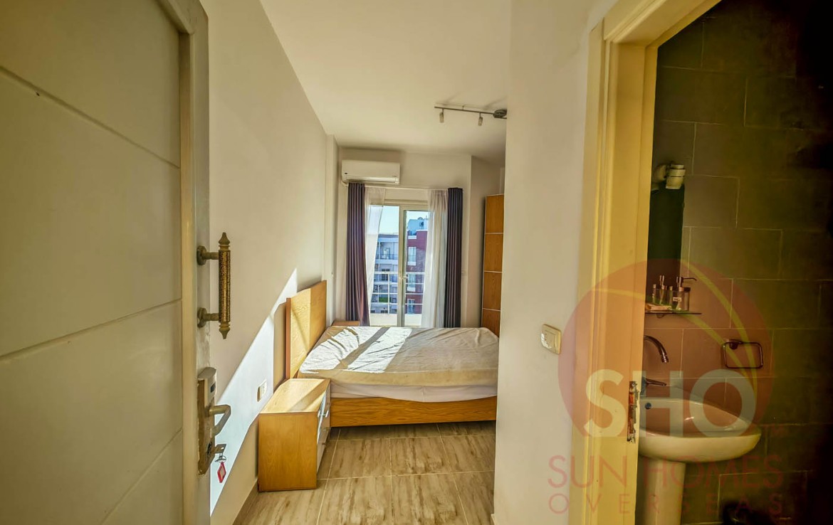 sunhome's tweet image. New listing: Top Floor Studio Apartment with Furniture at Aqua Palms, Al Ahyaa, Hurghada, Egypt. Featuring a pool view balcony on a gated resort with pools, gym, restaurant/bar/cafe and 24 hour security and reception.

💰 Price: GBP 19,995 (Approx. EUR 23,300 | USD 25,800)