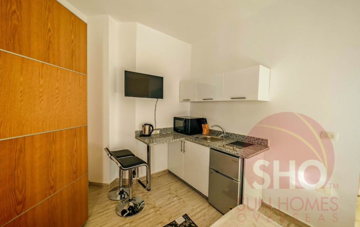 sunhome's tweet image. New listing: Top Floor Studio Apartment with Furniture at Aqua Palms, Al Ahyaa, Hurghada, Egypt. Featuring a pool view balcony on a gated resort with pools, gym, restaurant/bar/cafe and 24 hour security and reception.

💰 Price: GBP 19,995 (Approx. EUR 23,300 | USD 25,800)