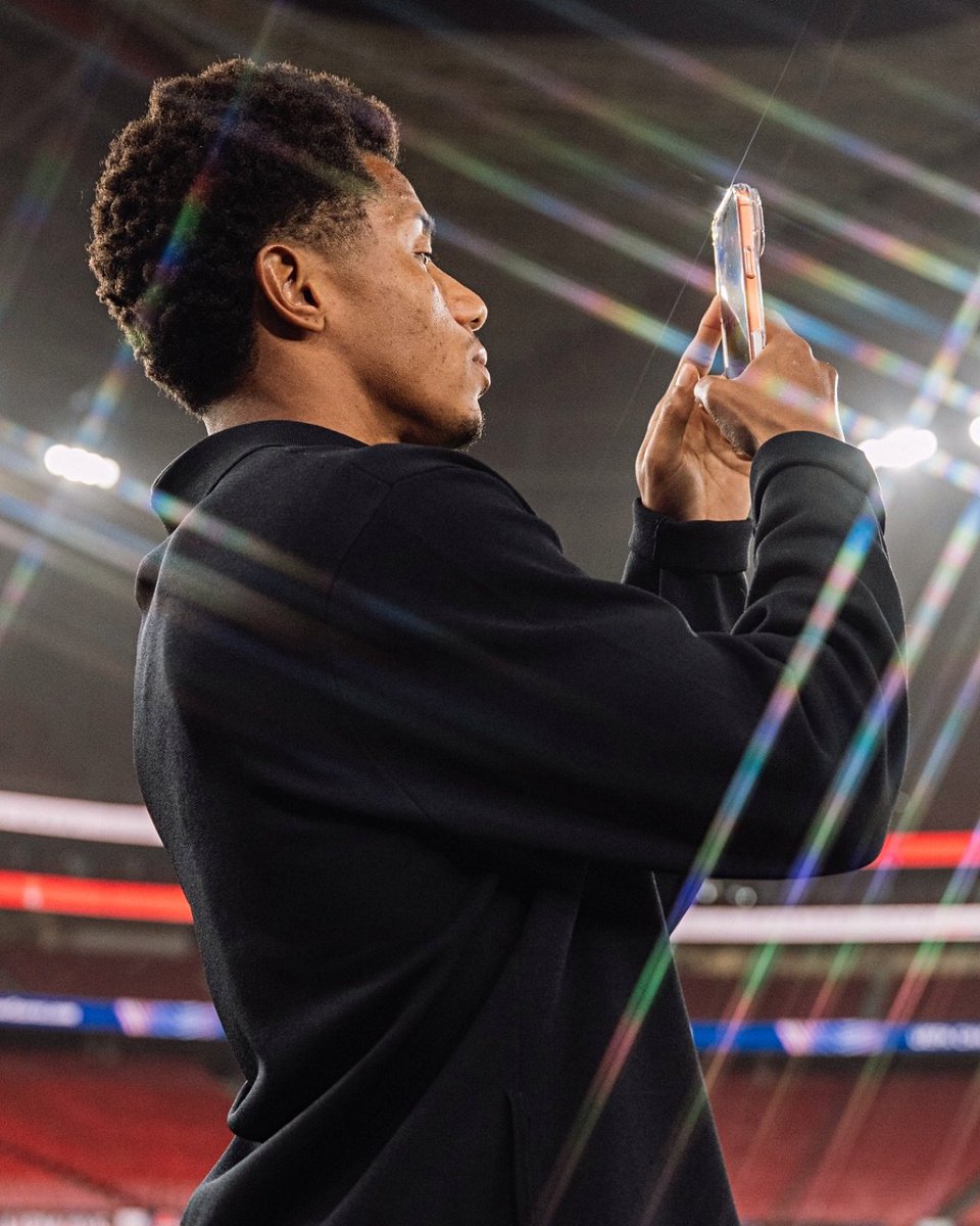Neres registou o seu regresso à Luz 📸