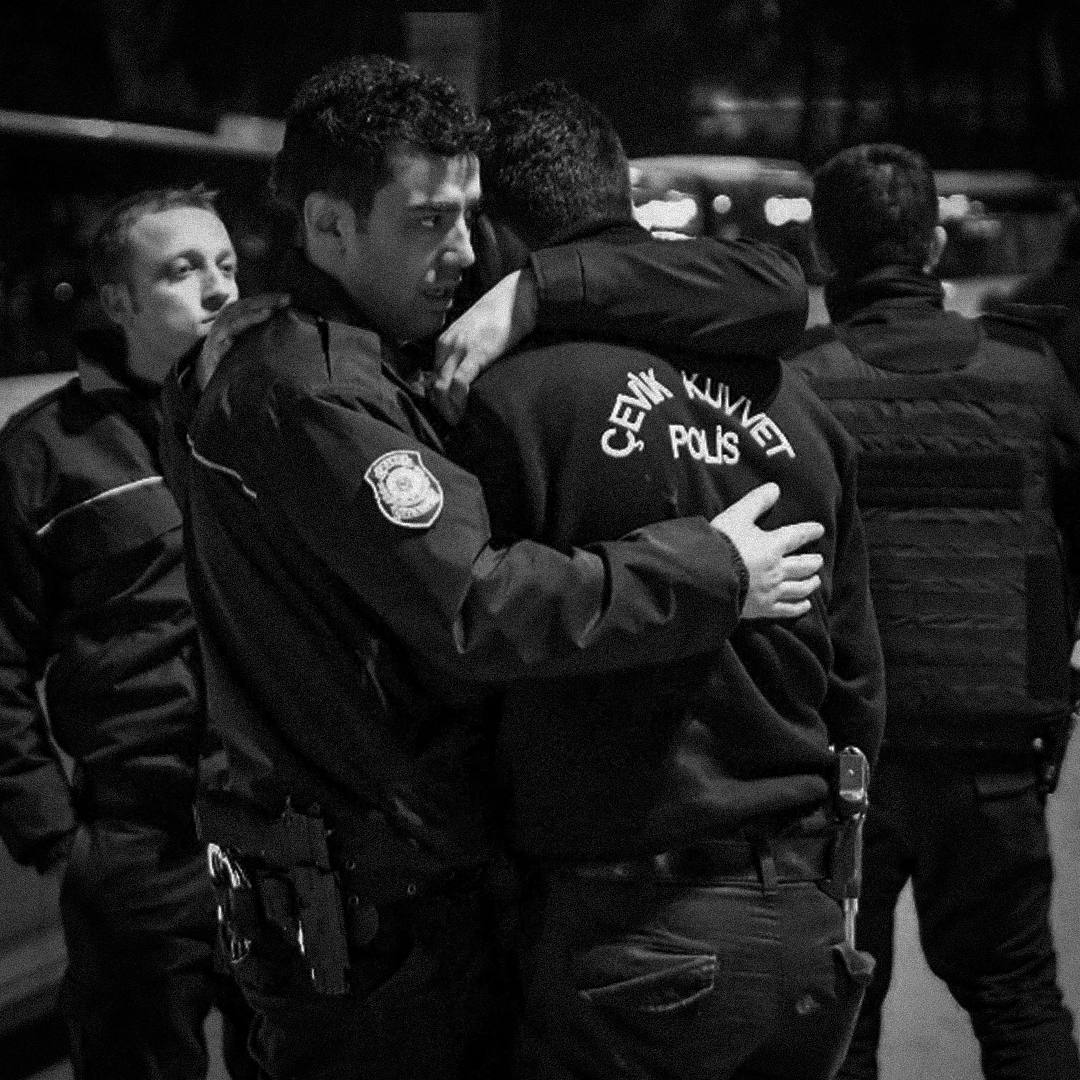 🇹🇷 Beşiktaş'taki hain terör saldırısının üzerinden 9 yıl geçti.

Hayatını kaybeden şehitlerimizi, rahmetle anıyoruz.