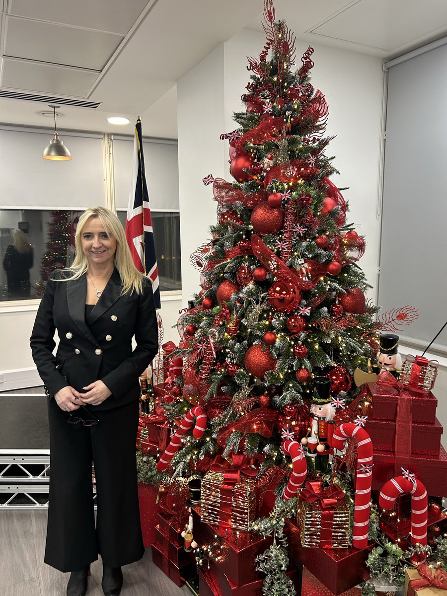 A lovely evening at Reform HQ at the Local Government Christmas Reception 🥂🇬🇧

Here’s to the next step making <a href="/Nigel_Farage/">Nigel Farage MP</a> Prime Minister and saving our great country 💪 🇬🇧

<a href="/reformparty_uk/">Reform UK</a> <a href="/TiceRichard/">Richard Tice MP 🇬🇧</a>