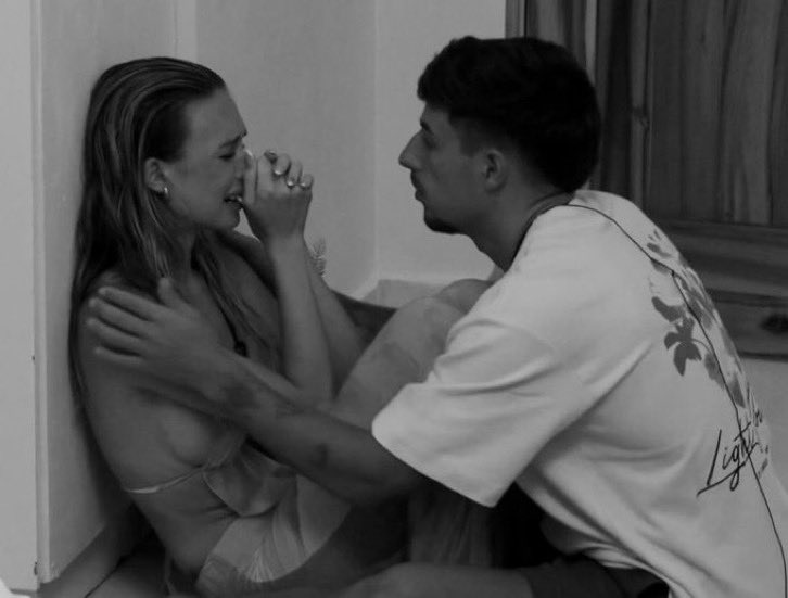 Por si a algún ser masculino no tiene claro de como tratar a una mujer aquí tienes la respuesta:  #LaIslaDeLasTentaciones17