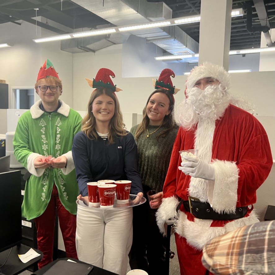 EmergentMethod's tweet image. A few of our incredible #EMterns delivered some holiday cheer (and hot cocoa) around the office today! Safe to say the season is officially underway at #theMethod. 🎁