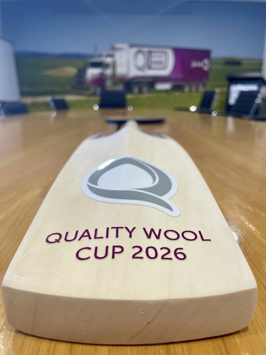 QualityWool's tweet image. THANKS to Paul from Vital Signs &amp;amp; Graphics for a fantastic job bringing our Quality Wool Cup cricket bats to life ahead of January's 2026 tournament at Port Lincoln.

We’d lend them to England in the lead-up to the next #Ashes test, but we wouldn’t want them to “overprepare”…