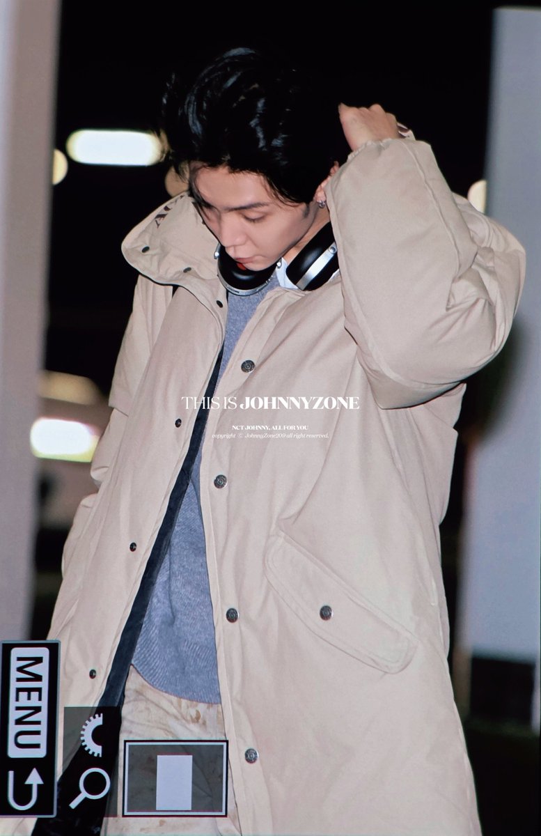 JohnnyZone209's tweet photo. 251210 ICN

#NCT #NCT127 #JOHNNY #쟈니 #ジャニー #서영호 #JOHNNYSUH #영호 #จอห์นนี่มานี่มา
#AcneStudiosXJohnnySuh https://t.co/KIJuqtieLH