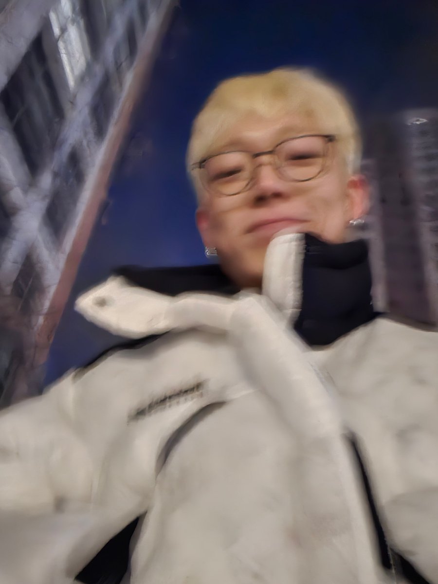 jiwonscherry's tweet photo. bobby: "i enjoyed early morning schedule"
"cheery up on your way to work"
"i achieved my dream of a lifetime, i bleached my hair"

OMG HE'S COMING BACK!! https://t.co/ihgbhLMd9i