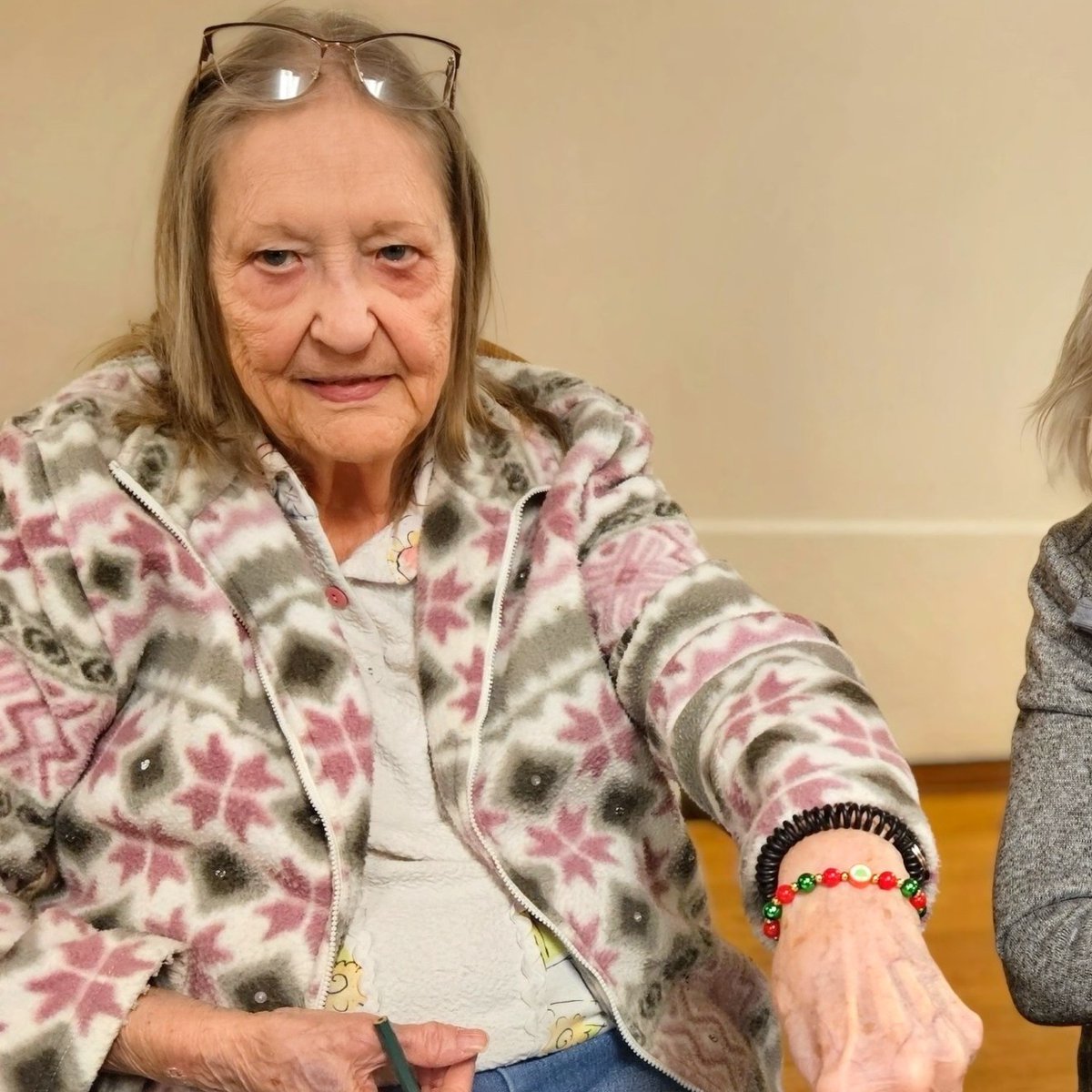 CManorCampus's tweet photo. Our East Commons community is getting into the holiday spirit! 🎄 Residents crafted their own Christmas jewelry to wear for all the fun festivities ahead. The halls aren’t the only things being decorated around here! ✨ https://t.co/7GPw3tLpGg