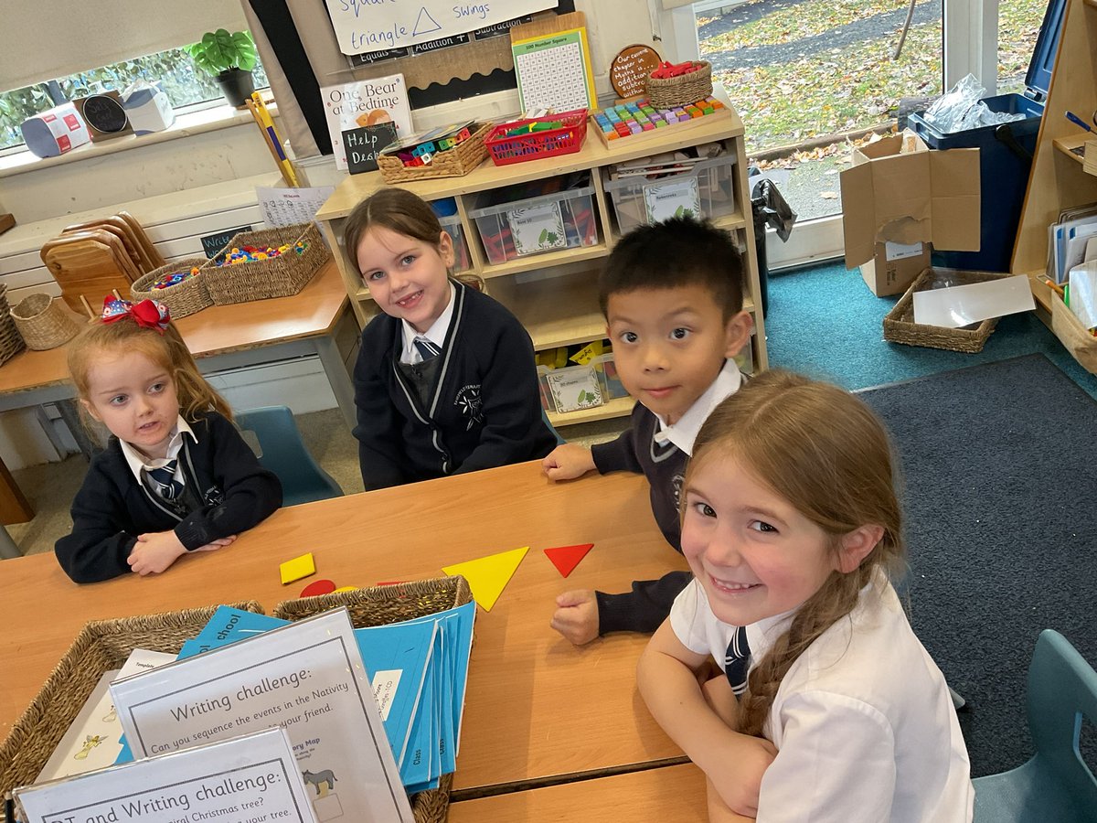 FPS_1_Giraffes's tweet photo. We are loving exploring shape and patterns in Maths this week! #fpswmaths 🧮 https://t.co/1UZdPtqdtO