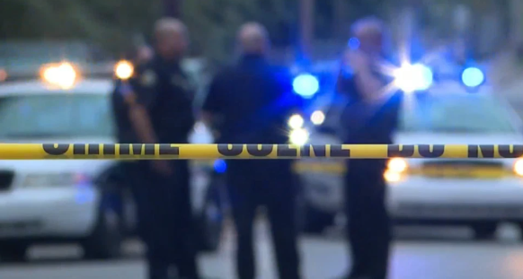 FOXNashville's tweet image. BREAKING 🚨  Multiple people are reportedly injured after a shooting at #KentuckyStateUniversity, officials say. Gov. Andy Beshear confirmed “some injuries” and said a suspect is in custody. The campus remains on lockdown. bit.ly/4pTR4vj