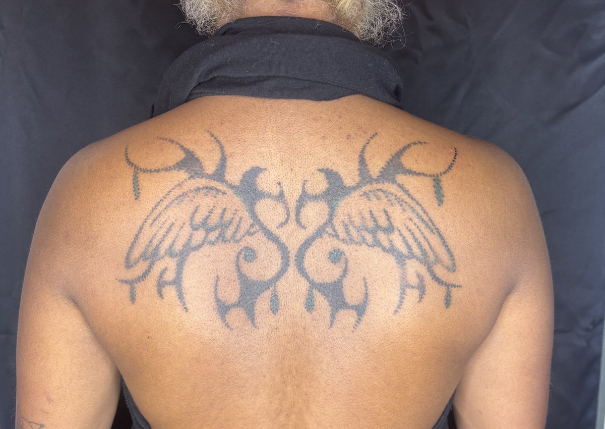 pointillism back piece <3