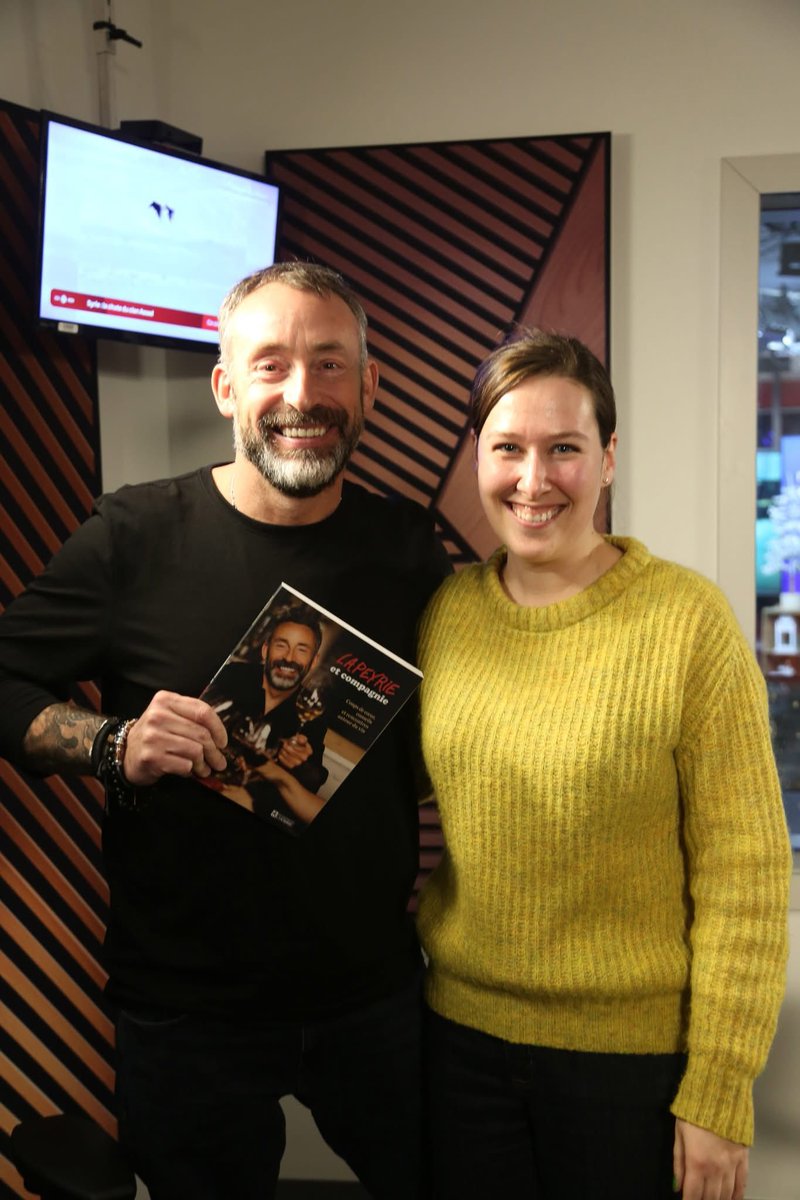 Souvenirs du passage de Phil Lapeyrie dans nos studios pour le lancement sherbrookois de son livre « Lapeyrie et cie ». Entrevue en rattrapage sur l'audiofil de Vivement le retour, via OhDio! 🎧Et le livre est disponible en librairie!
