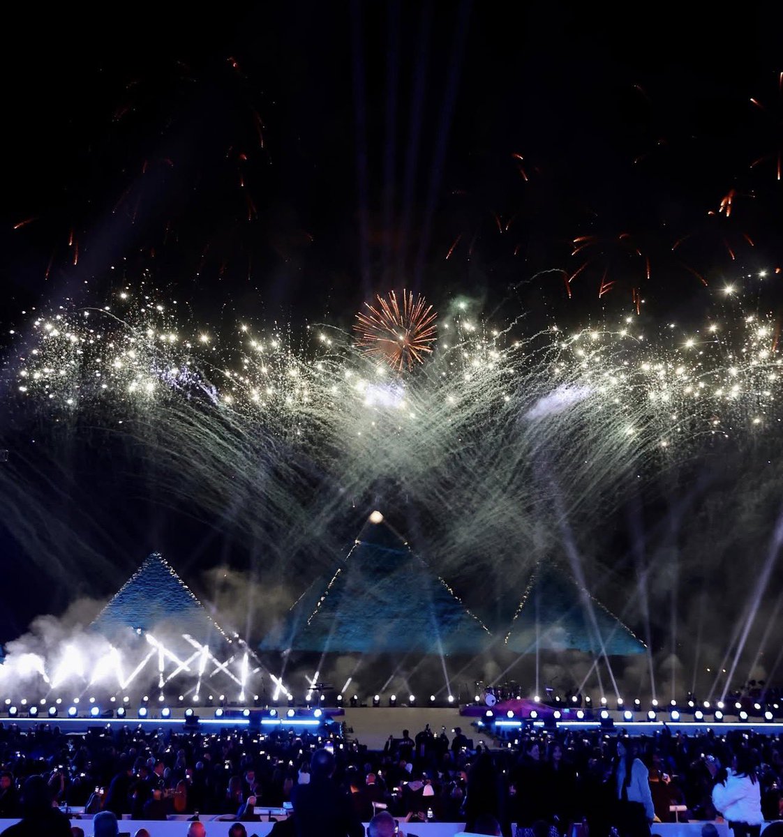 accesskatyperry's tweet image. Katy Perry is live at the Pyramids right now performing at a private event celebrating the unveiling of the Suez Canal Bank's new branding.