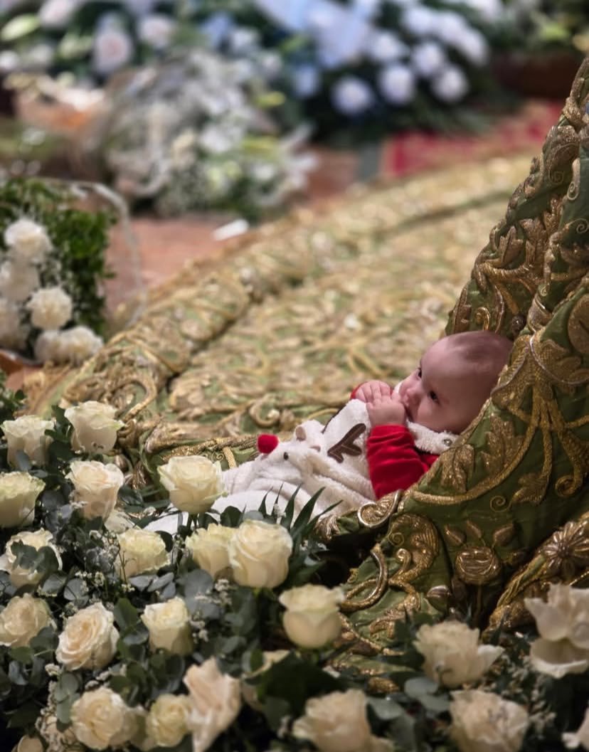 amargurayamen_'s tweet photo. Las cosas de la Virgen, cuanta falta hacías madre! https://t.co/dQXvQcmg8t