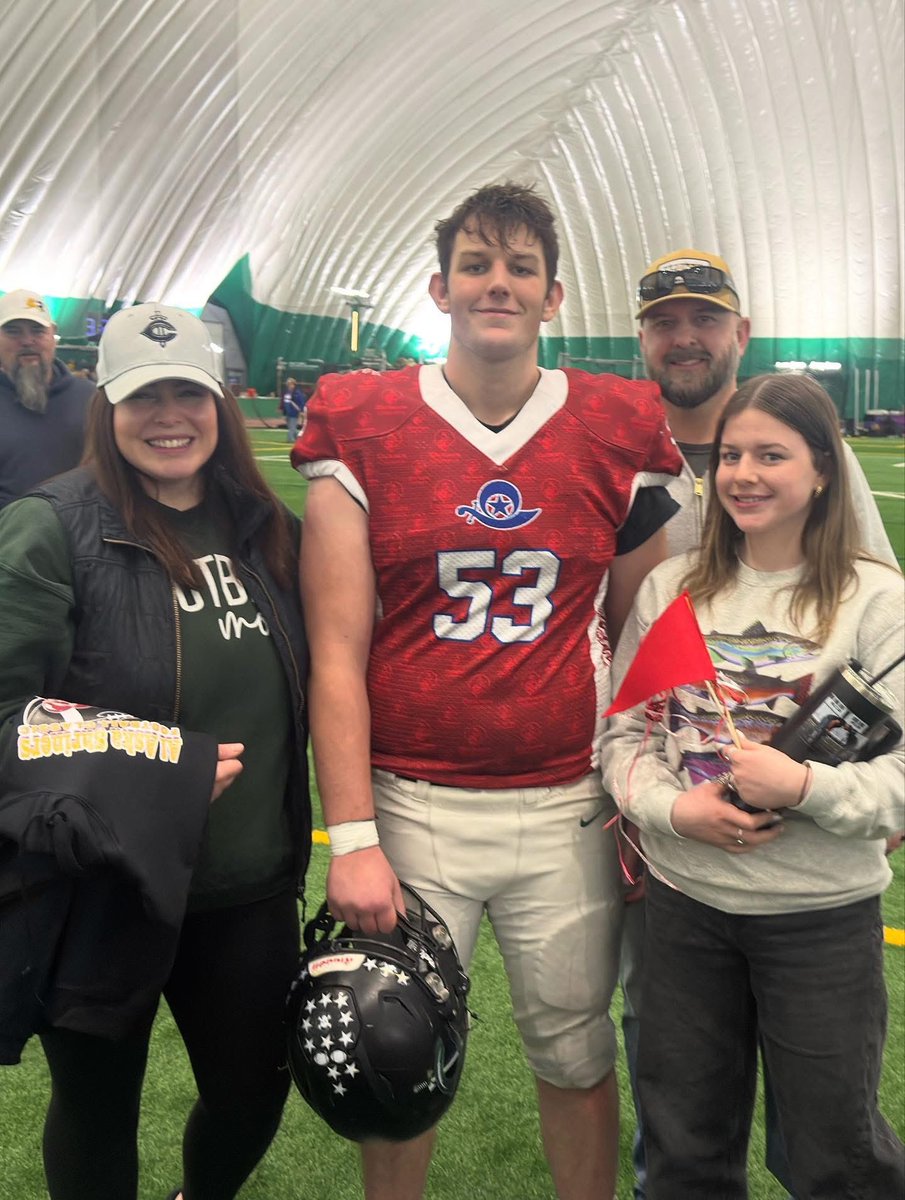 JacksonWeller55's tweet photo. I was blessed to receive a few awards this last season
1st team CIC all conference OL/DL
2nd team all state OL
Team O Lineman of the year
Team D lineman of the year
Varsity captain award
Al Aska Shriner selected
@CoachKyleSamson @Coach_D_Mac @CoachFaub @CoachNickDavis @tpera75 https://t.co/a0Zmyvy2VM