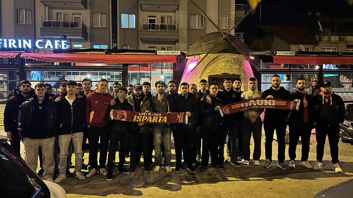 BAŞARILAR GELİR GEÇER, ASALETİN BİZE YETER ! 

GALATASARAYIMIZI monaco karşısında Isparta'da yalnız bırakmadık. #ultrAslanUNI #uAUNISDU