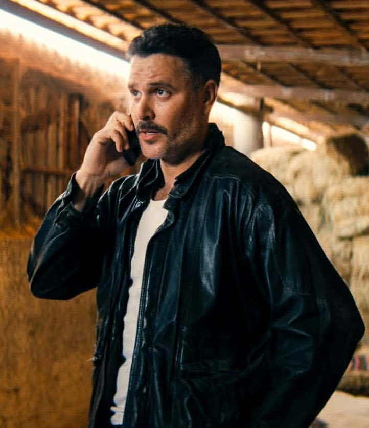 Και στα αυτό το σημείο να πω ότι του πήγε φουλ του Μιχάλη το κωμικό 
Είναι απολαυστικός 
 #giatirepatera