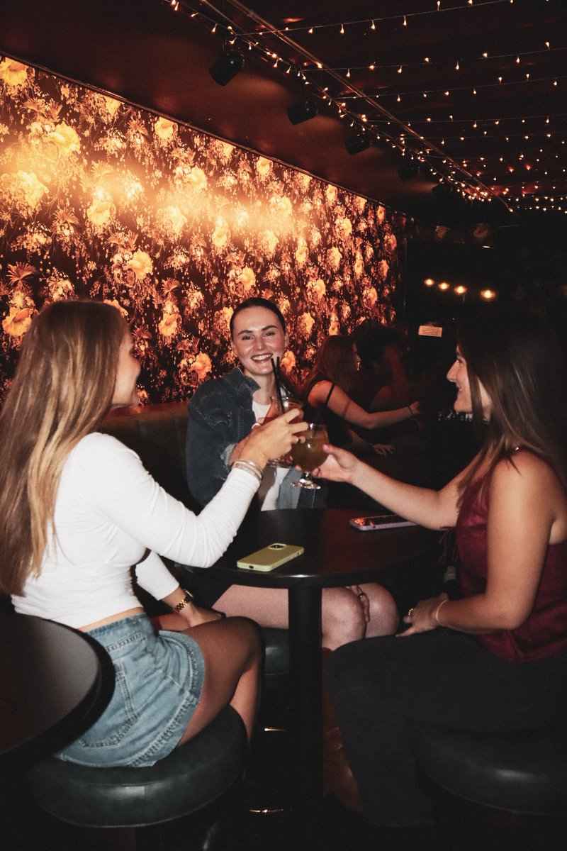 Ignoring weekday responsibilities for half-price happy hour

📸: @anukaphotos