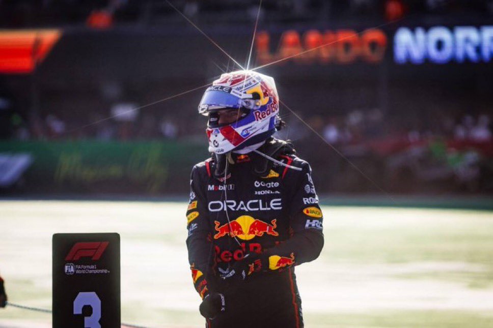 F1Clapped's tweet image. In a season where 2 McLaren drivers had 400+ points each, and McLaren won the constructors championship by the 2nd largest gap ever,  Max Verstappen not only managed to split the McLarens to finish 2nd, but he also won the most races and had the most poles of any driver. 

All…