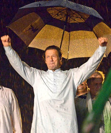 long live the resistance, long live imran khan ✊🏻