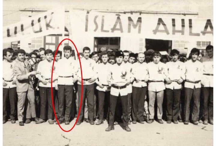 fatih_yasli's tweet image. hasan amca metafor kurmuyor, gayet tutarlı kendince. inandığı şeyi söylüyor ama inandığı şey yanlış.