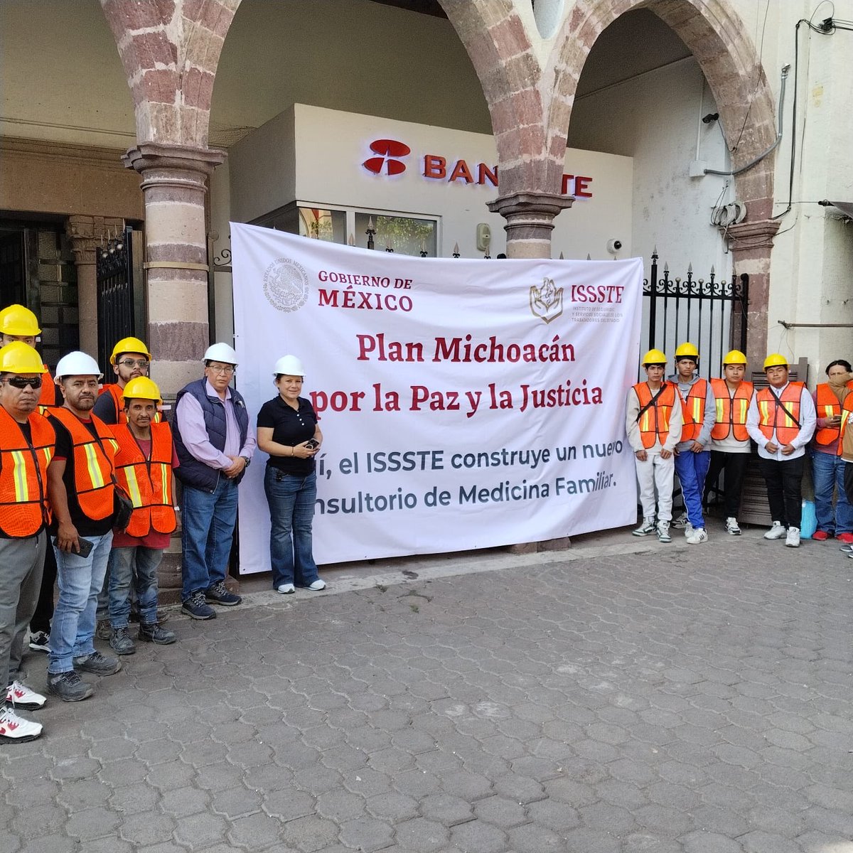 martibatres's tweet photo. ¡Dimos arranque a las primeras obras que llevaremos a cabo para tener #ConsultoriosISSSTE, como parte del 𝐏𝐥𝐚𝐧 𝐌𝐢𝐜𝐡𝐨𝐚𝐜𝐚́𝐧 𝐩𝐨𝐫 𝐥𝐚 𝐏𝐚𝐳 𝐲 𝐥𝐚 𝐉𝐮𝐬𝐭𝐢𝐜𝐢𝐚, en los municipios de Tarímbaro, Jacona y Zamora de esta entidad federativa! https://t.co/7a52QHhAiO